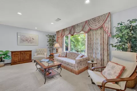 594 Marigold Dr, Fairfield, CA 94533 photo 7
