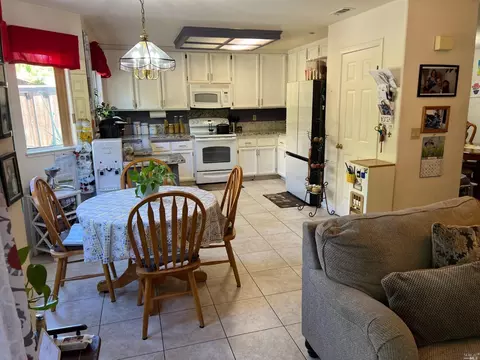 1482 Legend Cir, Vallejo, CA 94591 photo 12