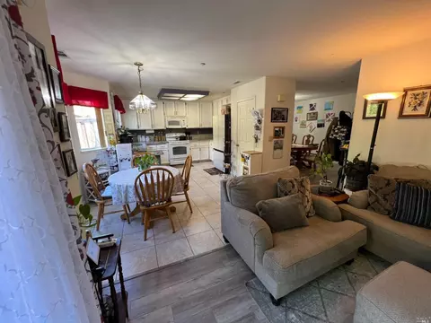 1482 Legend Cir, Vallejo, CA 94591 photo 13