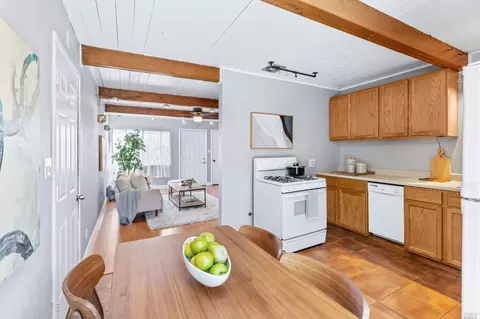 527 La Jolla St, Vallejo, CA 94591 photo 12