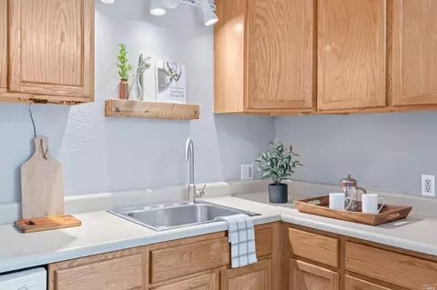 527 La Jolla St, Vallejo, CA 94591 photo 10