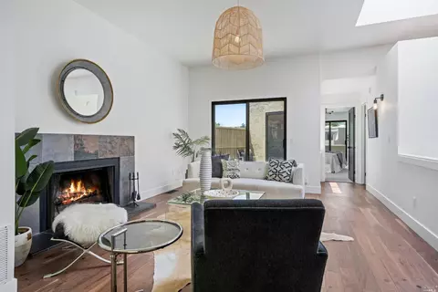 832 2nd St W, Sonoma, CA 95476