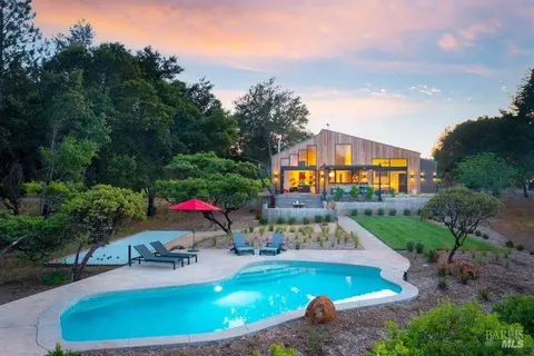 1805 Dry Creek Rd, Healdsburg, CA 95448