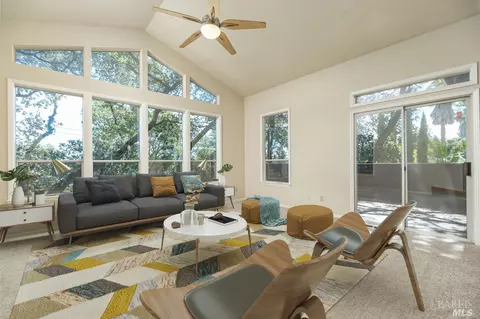2202 Sunrise Ave, Santa Rosa, CA 95409