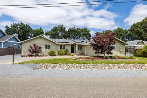 4457 Drury Ln, Santa Rosa, CA 95401