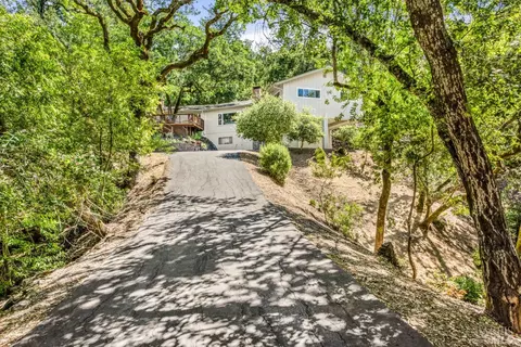 1428 Wikiup Dr, Santa Rosa, CA 95403