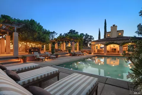 27506 River Rd, Cloverdale, CA 95425