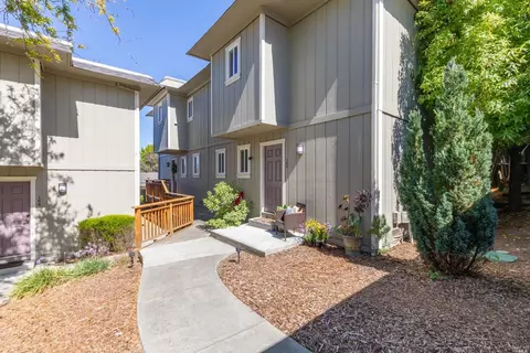 160 Cherry St, Petaluma, CA 94952