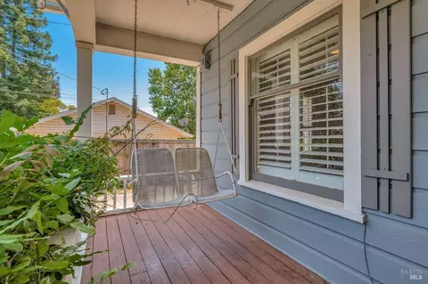 2811 Lomitas Ave, Santa Rosa, CA 95404