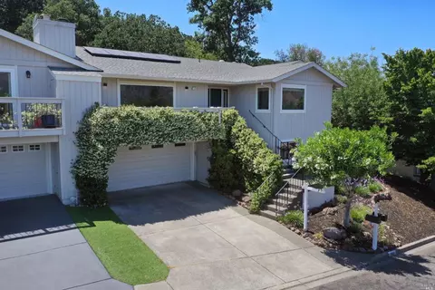7166 Overlook Dr, Santa Rosa, CA 95409