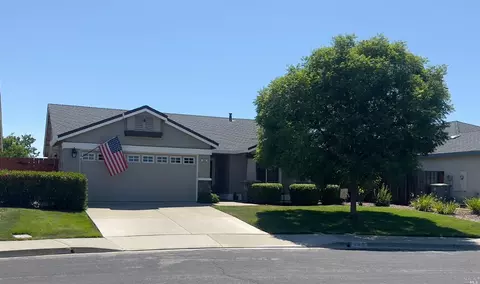 285 Yosemite Cir, Vacaville, CA 95687