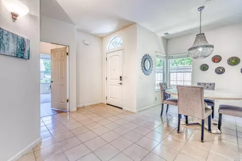 844 Peggy Lee Ct, Windsor, CA 95492 photo 3