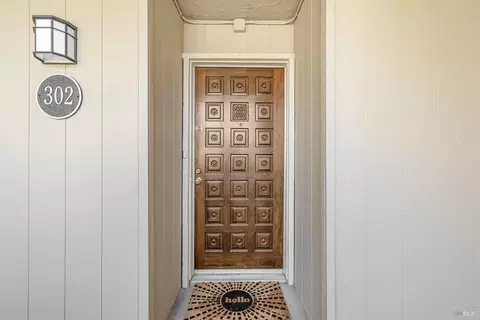 1370 Townview Ave #302, Santa Rosa, CA 95405
