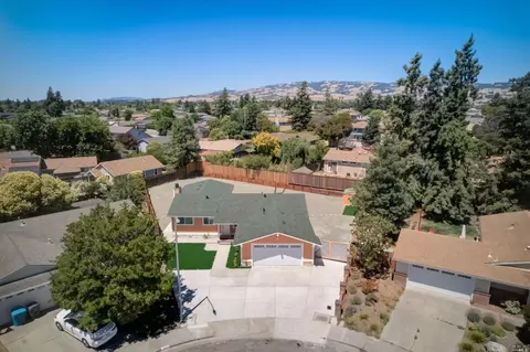 1201 N San Juan Way, Petaluma, CA 94954
