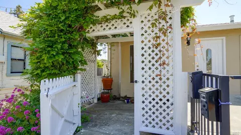 1024 4th St, Novato, CA 94945