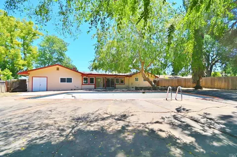 1237 Davis Ave, Concord, CA 94518 photo 4