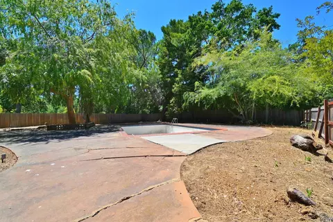 1237 Davis Ave, Concord, CA 94518 photo 5