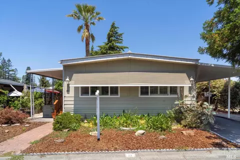 13 E Napa Dr, Petaluma, CA 94954 photo 2