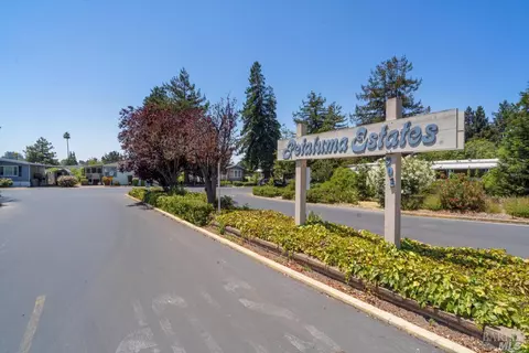 13 E Napa Dr, Petaluma, CA 94954 photo 18