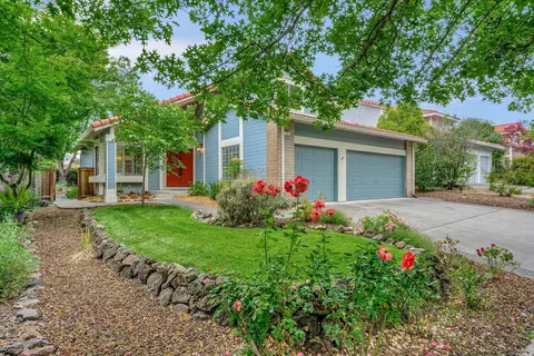 325 La Quinta Dr, Windsor, CA 95492 photo 4