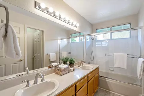 325 La Quinta Dr, Windsor, CA 95492 photo 35