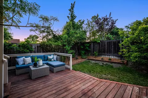 325 La Quinta Dr, Windsor, CA 95492 photo 43