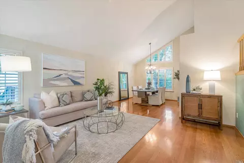 325 La Quinta Dr, Windsor, CA 95492 photo 5