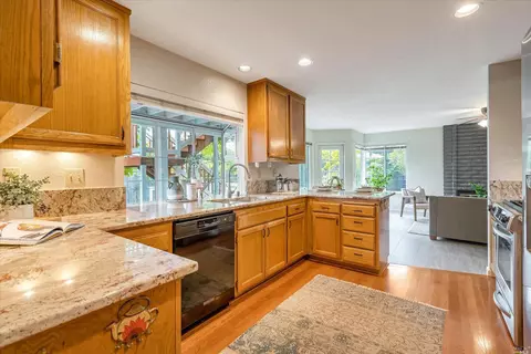 325 La Quinta Dr, Windsor, CA 95492 photo 17