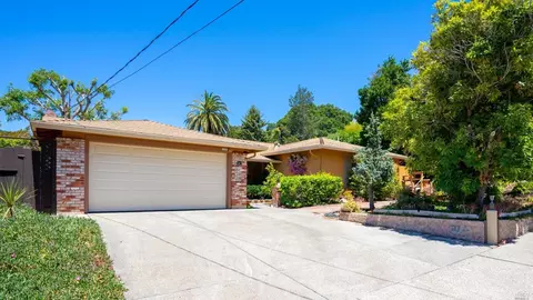 27 Castlewood Dr, San Rafael, CA 94901