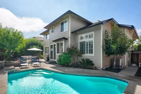 535 Piccadilly Pl, Windsor, CA 95492