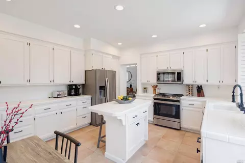 535 Piccadilly Pl, Windsor, CA 95492 photo 5