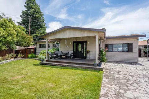 117 Thompson Ave, Ukiah, CA 95482 photo 3