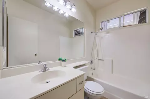 205 Compass Point Ct, Hercules, CA 94547 photo 9