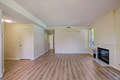 205 Compass Point Ct, Hercules, CA 94547 photo 6