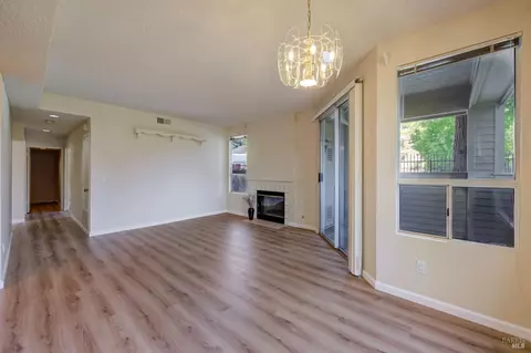205 Compass Point Ct, Hercules, CA 94547 photo 4