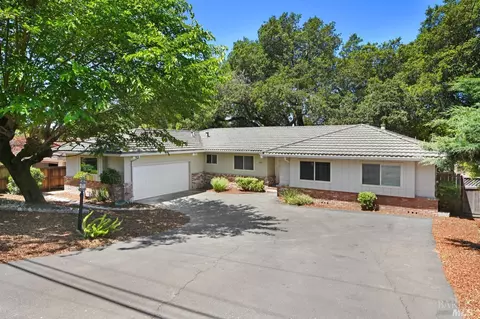5263 Carriage Ln, Santa Rosa, CA 95403