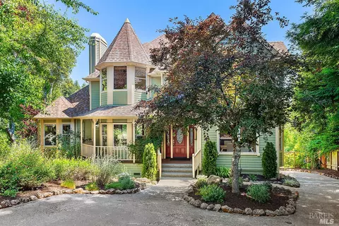 1367 Tilton Rd, Sebastopol, CA 95472