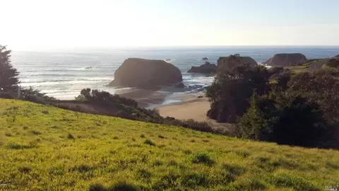 30501 N Highway 1 Hwy, Fort Bragg, CA 95437