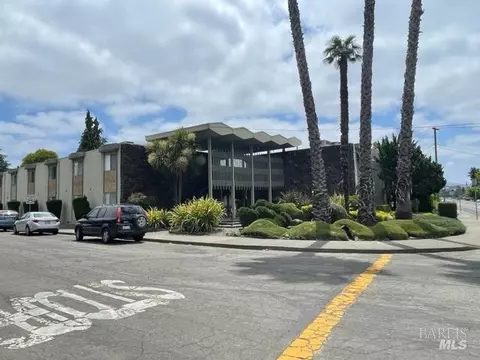 810 Yulupa Ave, Santa Rosa, CA 95405