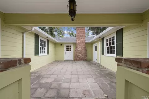 1366 Monteith Dr, Vallejo, CA 94590 photo 4