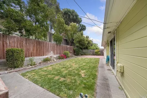 1366 Monteith Dr, Vallejo, CA 94590 photo 20