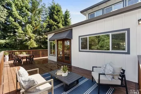 875 Watertrough Rd, Sebastopol, CA 95472