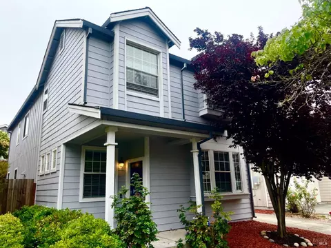 926 Billie Jean St, Santa Rosa, CA 95407