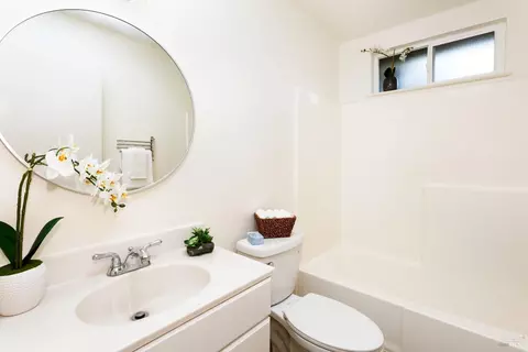 859 Donald St, Sonoma, CA 95476