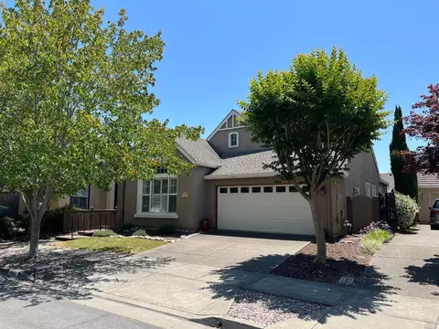 1895 Mallard Ln, Petaluma, CA 94954