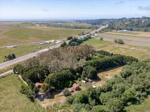 5575 Wymore Rd, Arcata, CA 95521