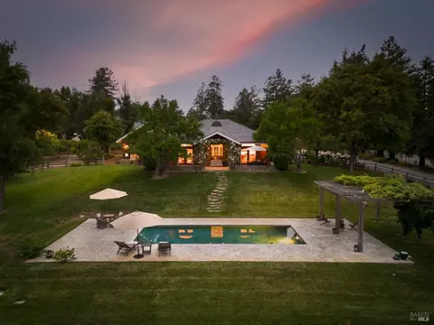 718 Pepper Rd, Petaluma, CA 94952