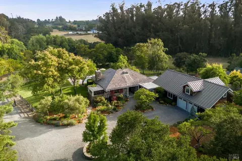 718 Pepper Rd, Petaluma, CA 94952 photo 2