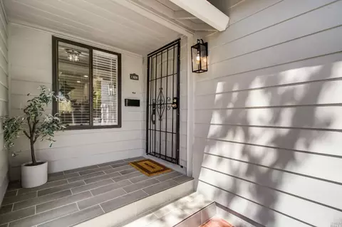 1320 Empire St, Fairfield, CA 94533 photo 3