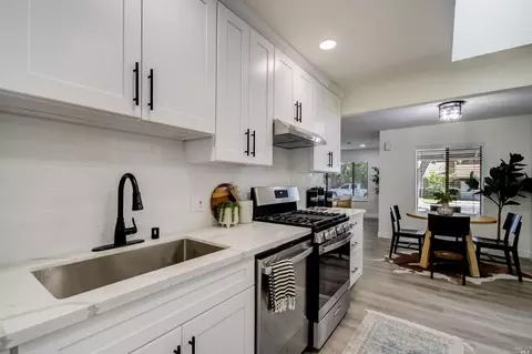 1320 Empire St, Fairfield, CA 94533 photo 9